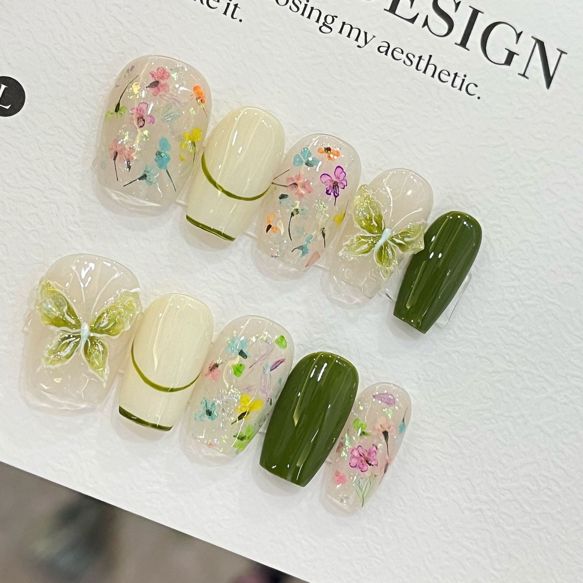 Nail Art Flower - 10 個蝶の花フェイクネイルミディアムコフィン付け爪パールグラデーションプレスオンネイルフレンチネイルアートスイートクールネイルチップ
