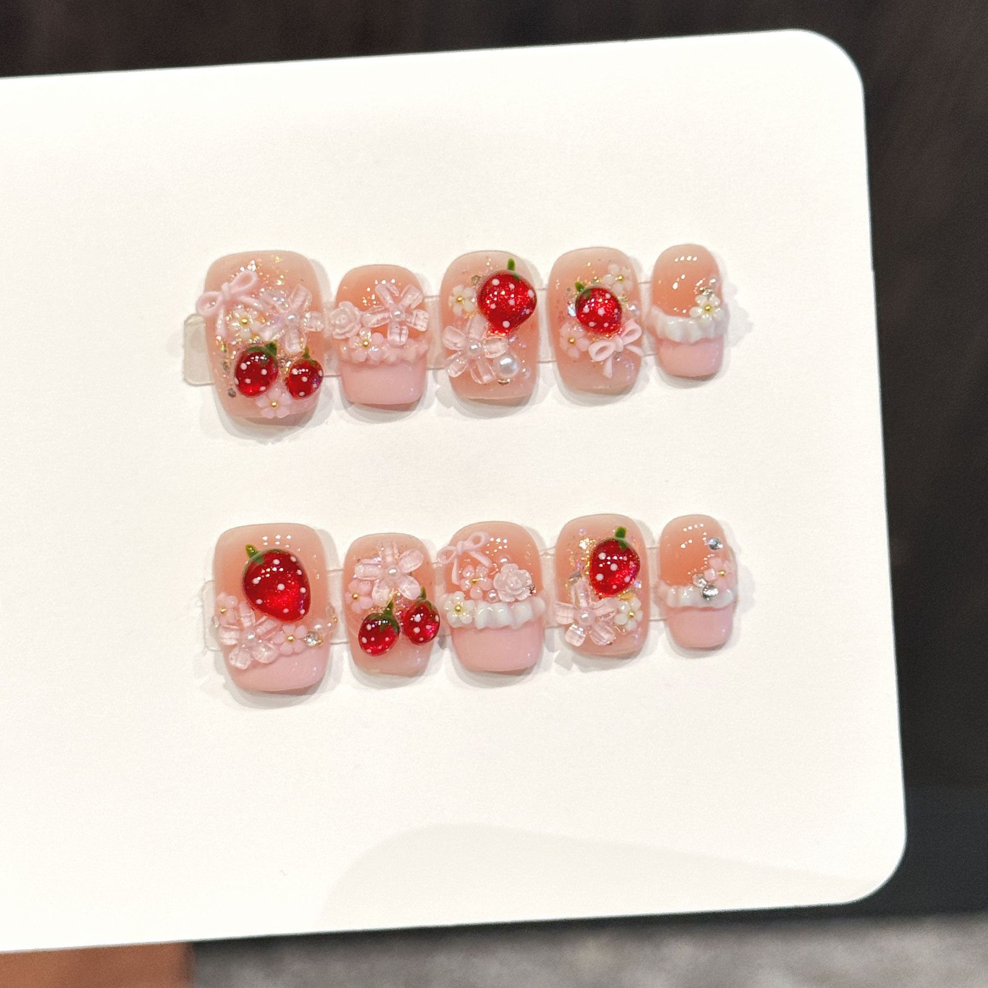 Nail Art Flower - 10個入り キュートな赤いイチゴの付け爪 ピンクのリボン 花 パール装飾 フレンチ