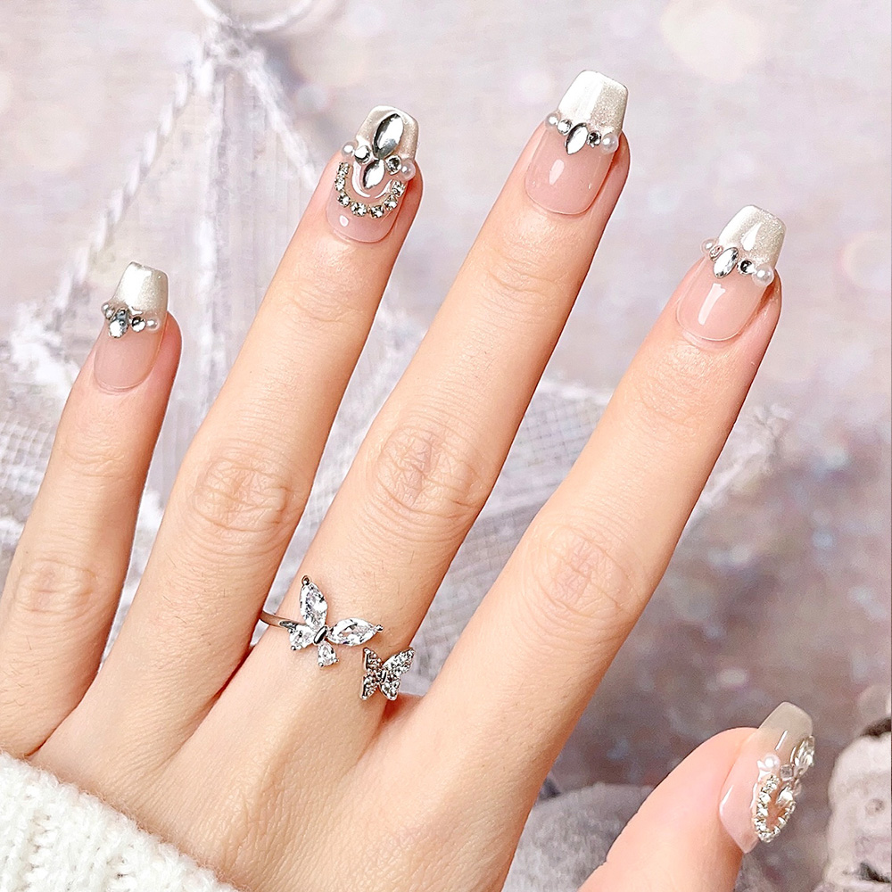 10個入りショート台形ハンドメイドプレスオンネイルキット、ゴ - Nail Art Queen のレビューと価格
