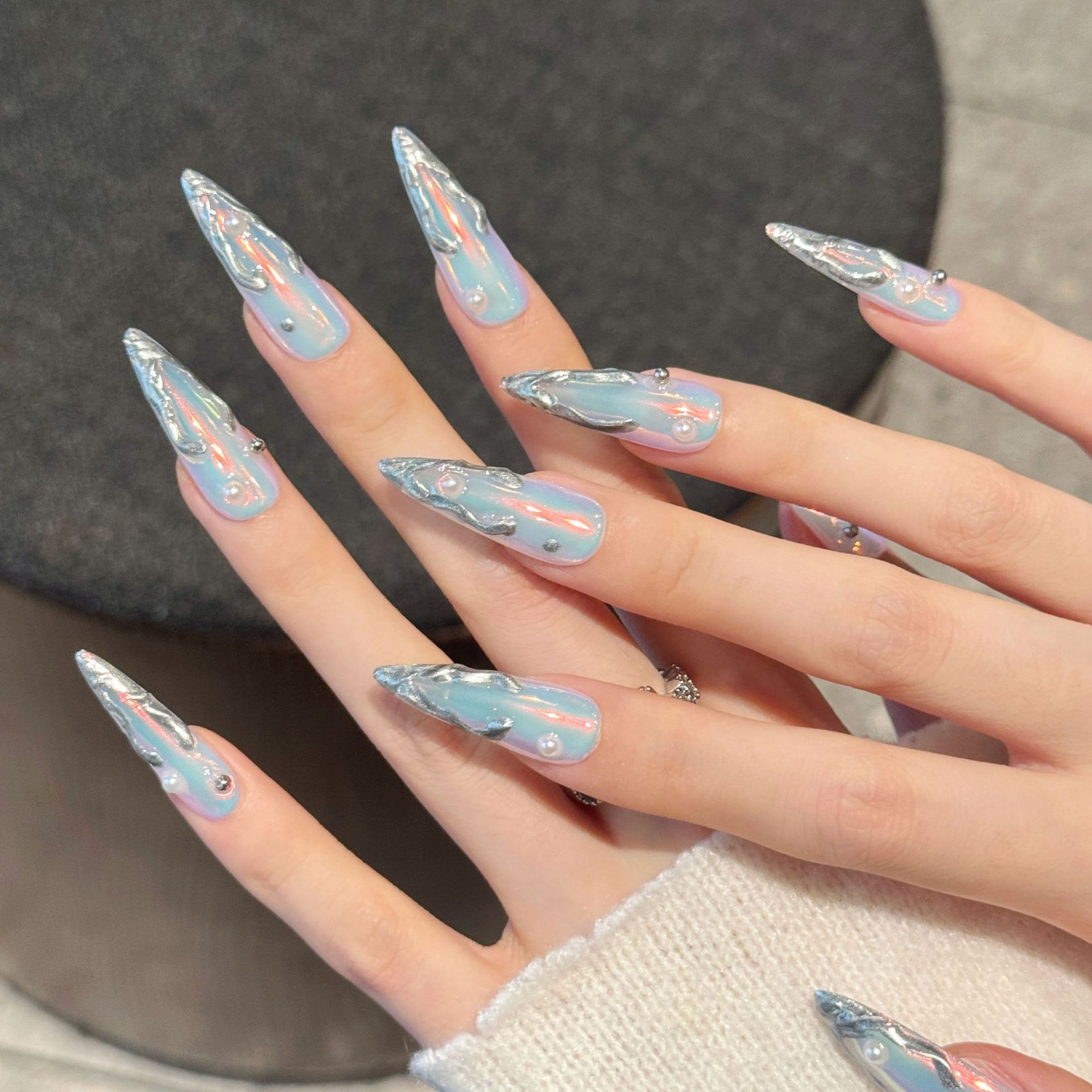 10個入り シルバーオーロラ ロングスティレット フェイクネ - Nail Art Fake のレビューと価格