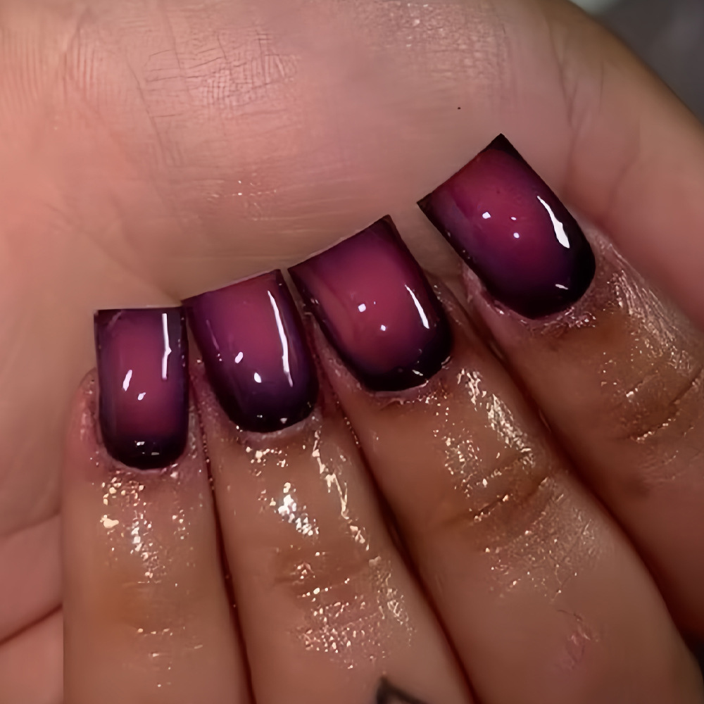 女性用ショートスクエアフェイクネイル、グラデーションブラック - Nail Art Fake のレビューと価格