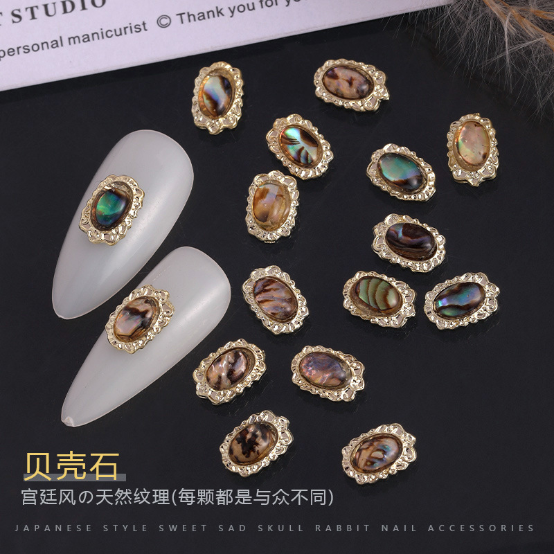 10個のバロックロイヤルネイルチャーム - ヴィンテージ3D - Nail Art Queen のレビューと価格