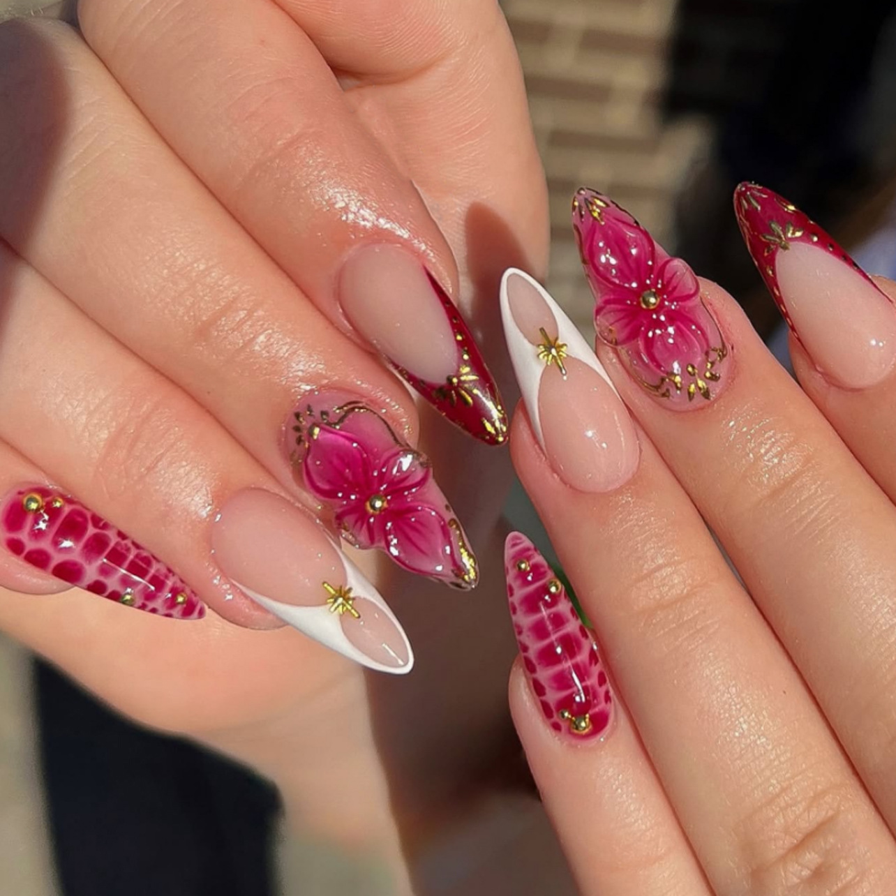 24枚入り完成品アーモンド型プレスオンネイルアート、再利用可 - Nail Art Flower のレビューと価格