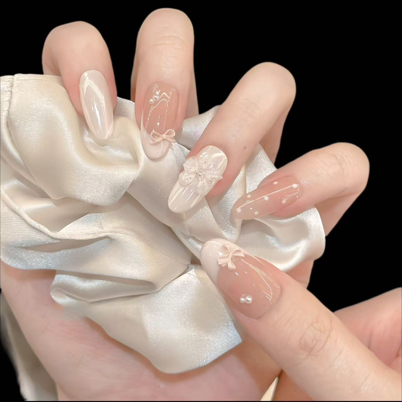 10個入り ミルキーヌード 優しい手作り付け爪 フレンチボウ - Nail Art Flower のレビューと価格